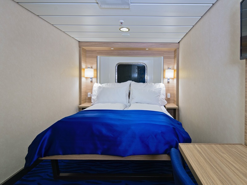 Polar Outside | Double on lower deck with window